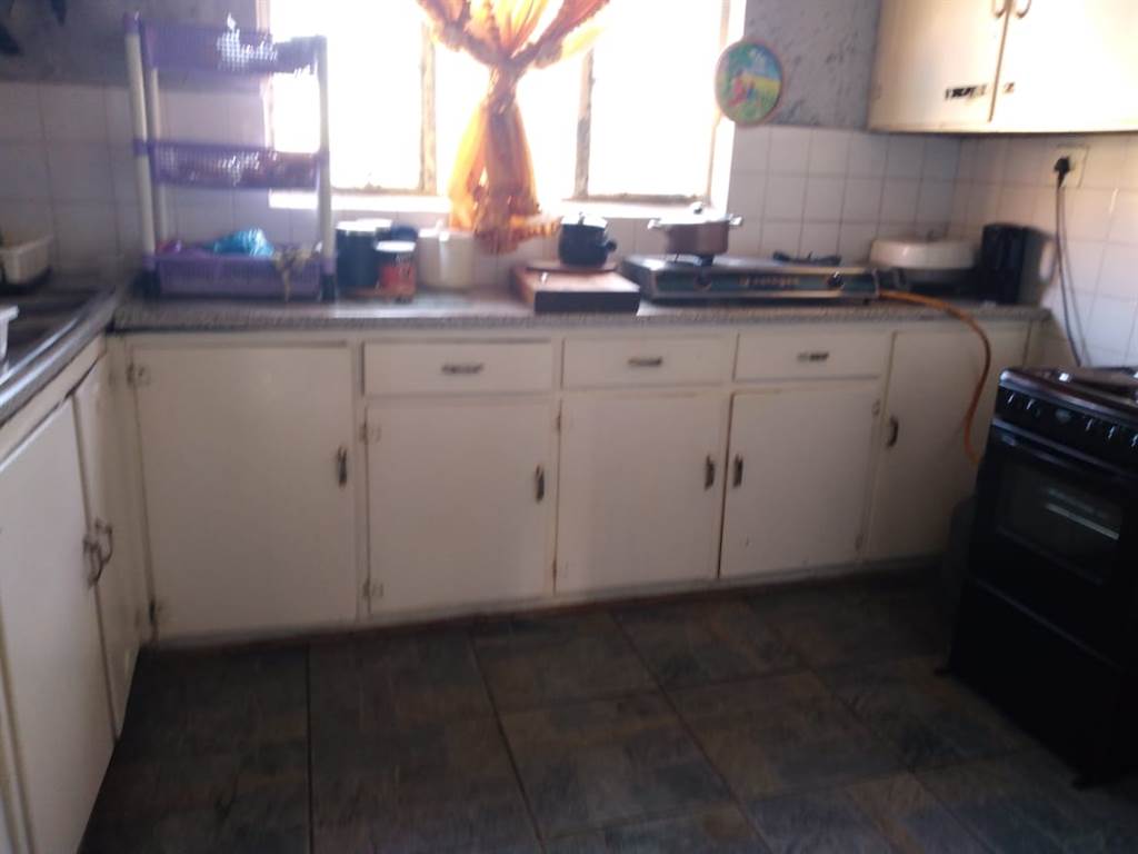 3 Bed Flat in Southernwood photo number 7