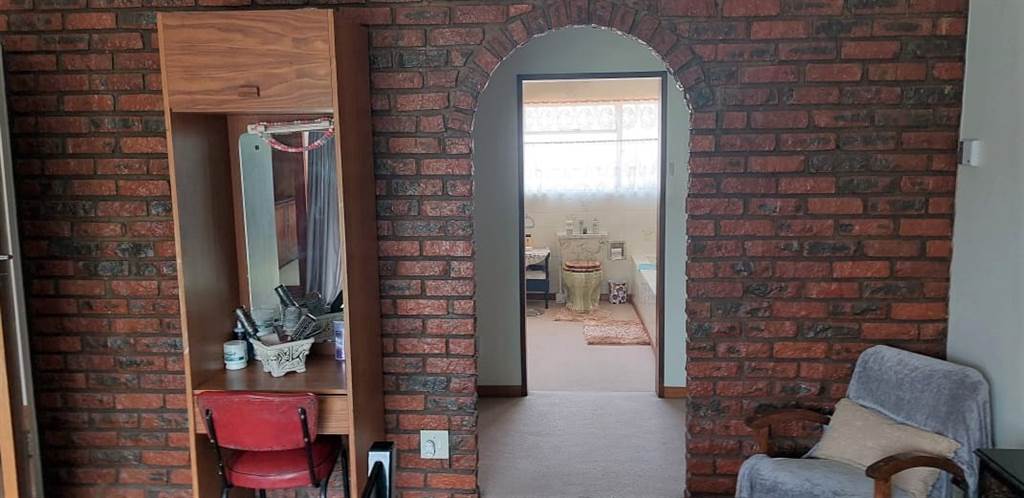 4 Bed House in Standerton Central photo number 14