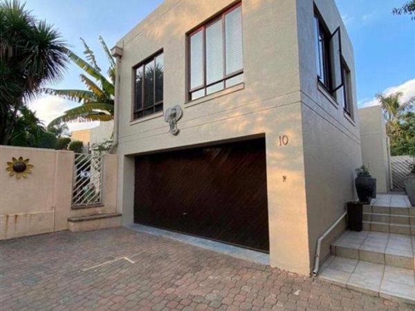 4 Bedroom Townhouse 4 Bedroom Townhouse