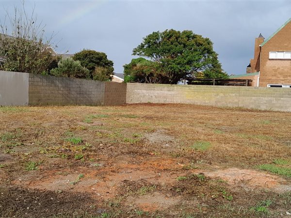 605 m² Land 605 m² Land