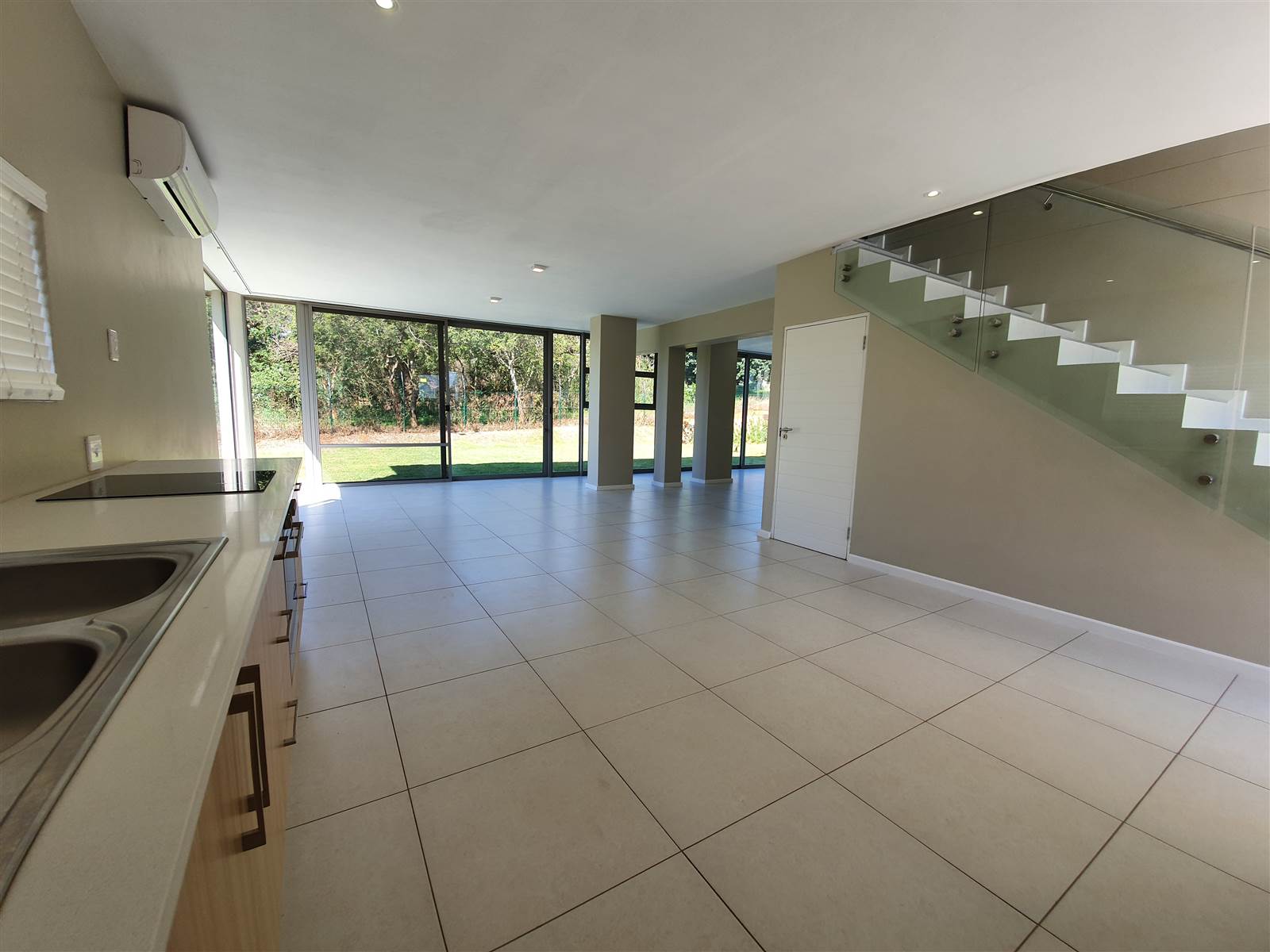 5 Bed House in Ballito photo number 6