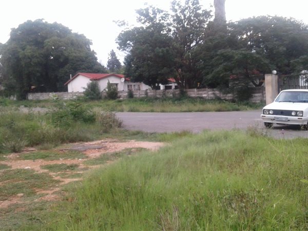 8023 m² Land available in Bramley