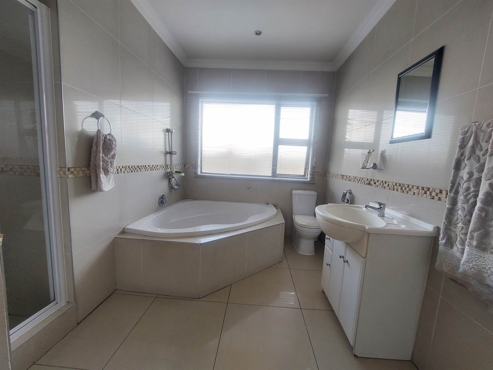 3 Bed House in Vereeniging photo number 11