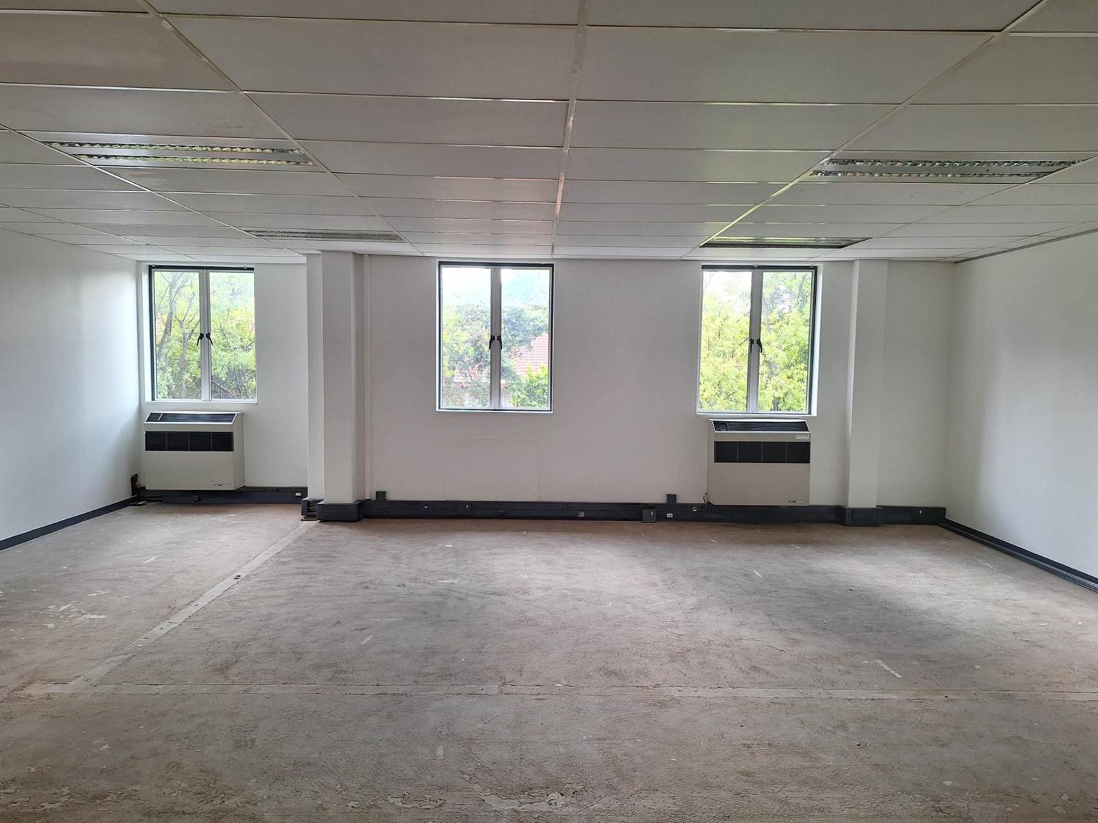 102  m² Commercial space in Faerie Glen photo number 5