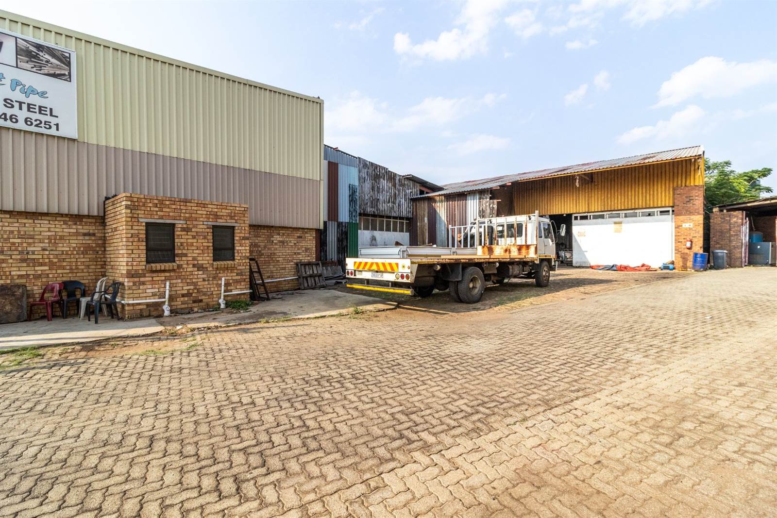 2400  m² Industrial space in Lenasia photo number 2
