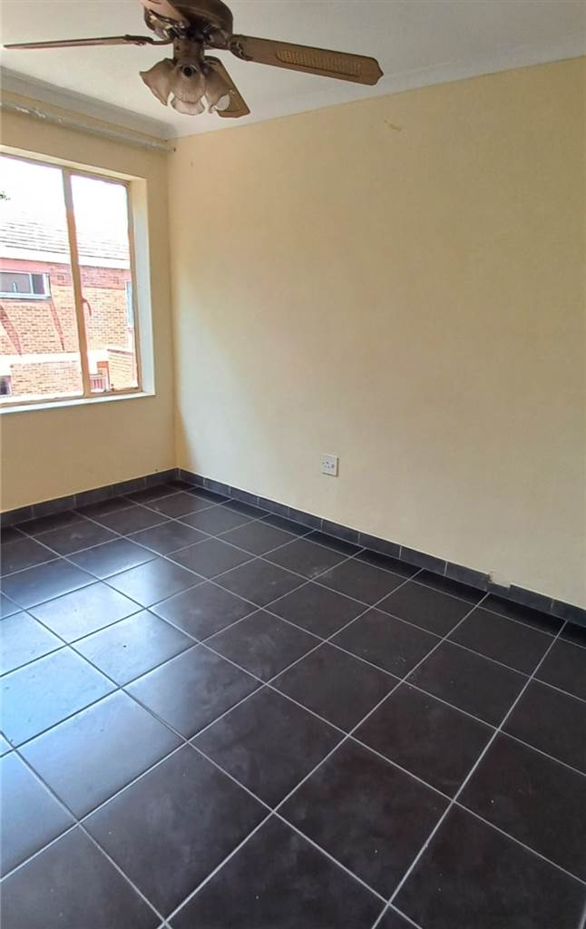3 Bed Townhouse in Jeppestown photo number 13