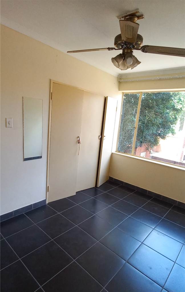 3 Bed Townhouse in Jeppestown photo number 14
