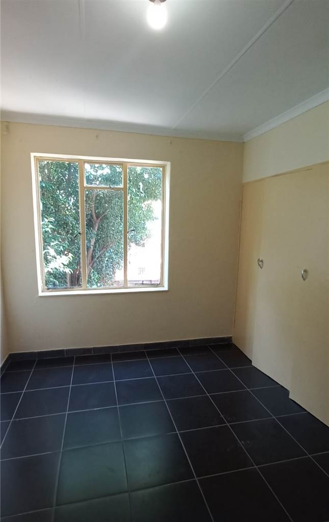 3 Bed Townhouse in Jeppestown photo number 15