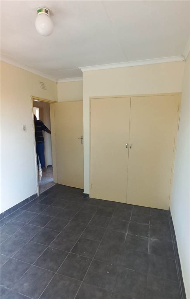 3 Bed Townhouse in Jeppestown photo number 12