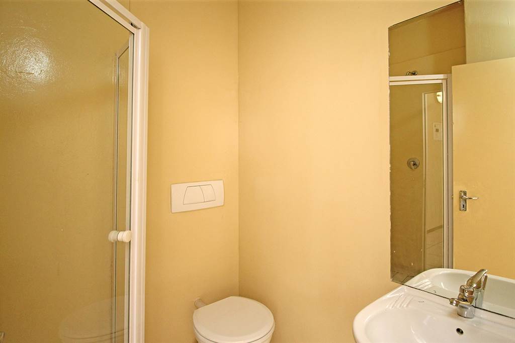 Studio Apartment in Johannesburg Central photo number 10