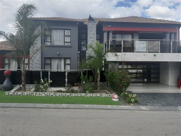 5 Bed House in Emdo Park