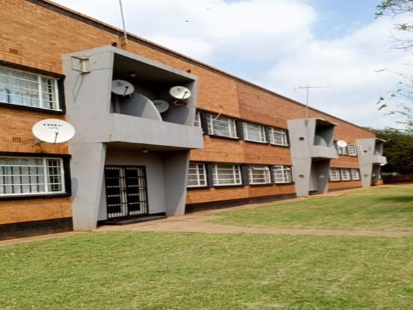 1 Bedroom Flat 1 Bedroom Flat