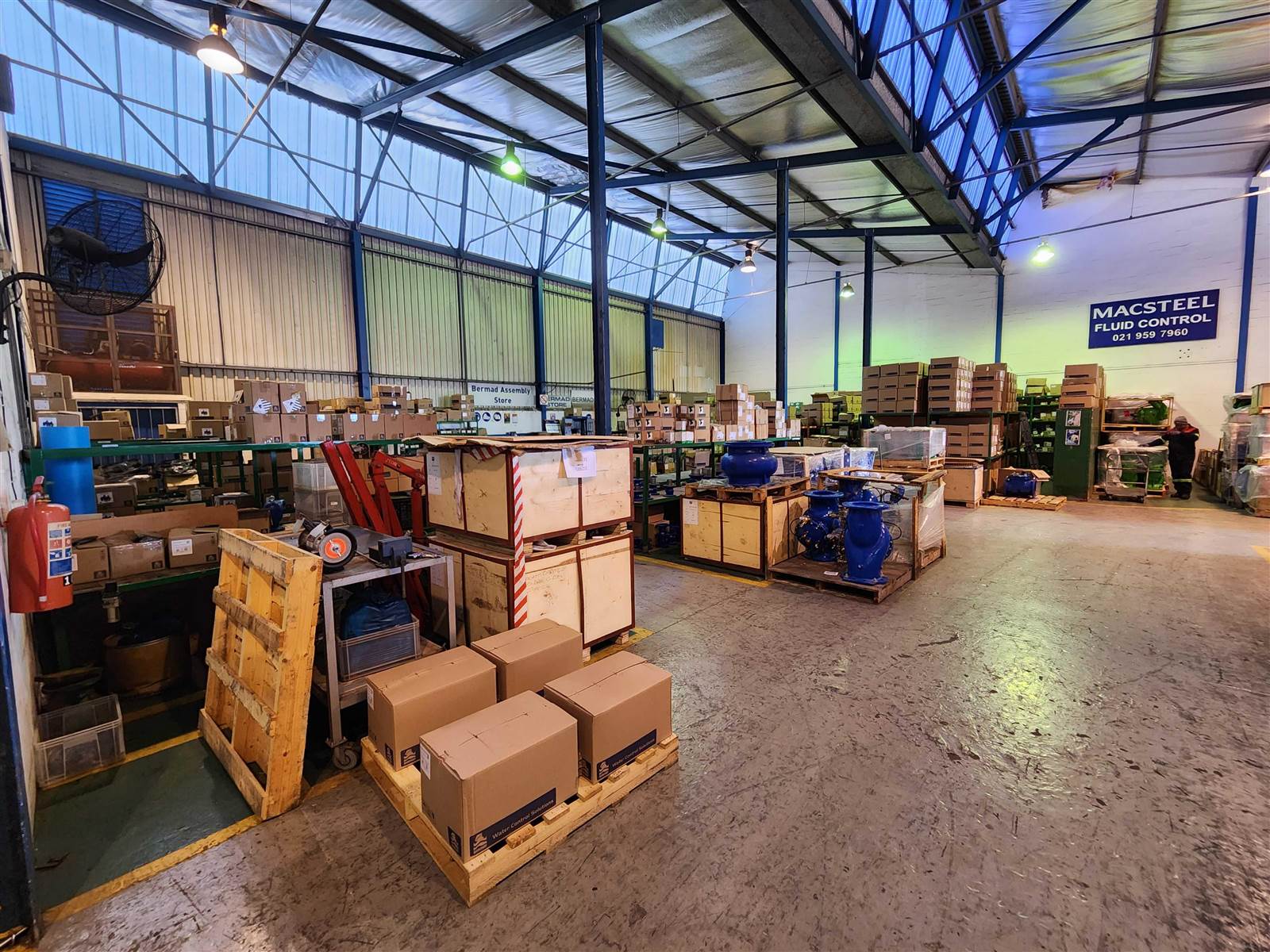 760  m² Industrial space in Bellville South photo number 2
