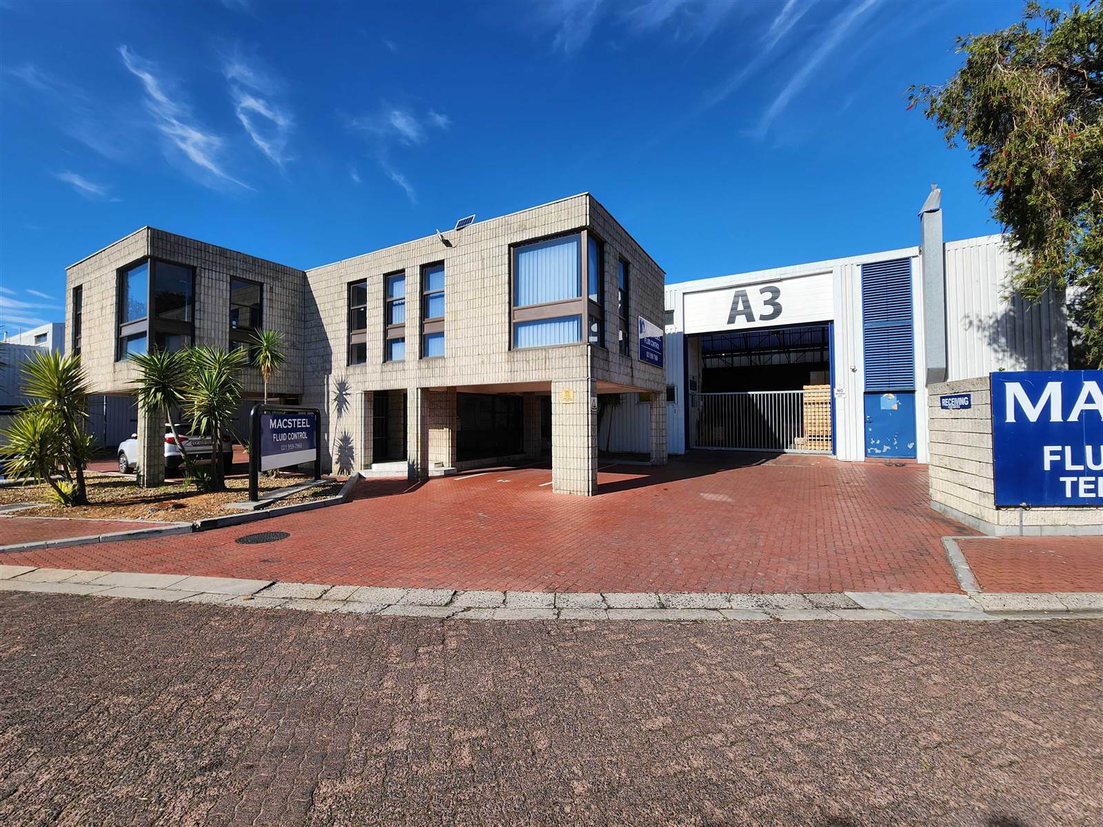 760  m² Industrial space in Bellville South photo number 1