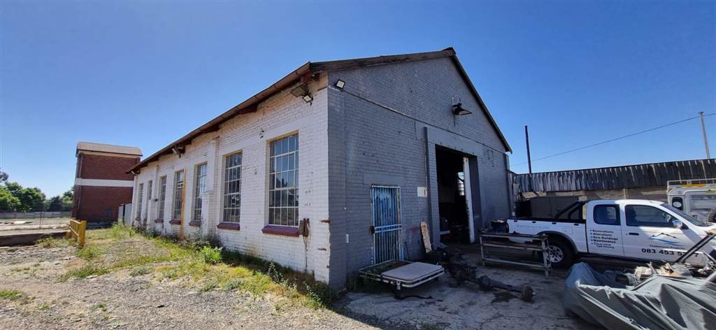 400  m² Industrial space in Krugersdorp Central photo number 1