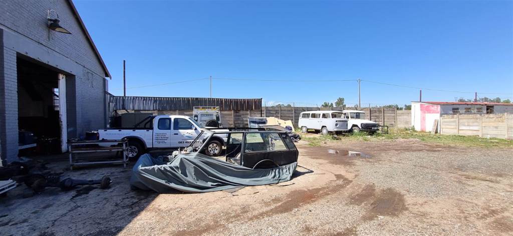 400  m² Industrial space in Krugersdorp Central photo number 2
