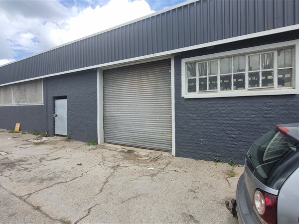 584  m² Industrial space