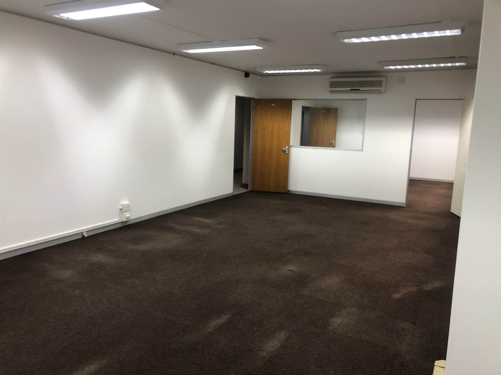 39  m² Office Space in Rietfontein photo number 4