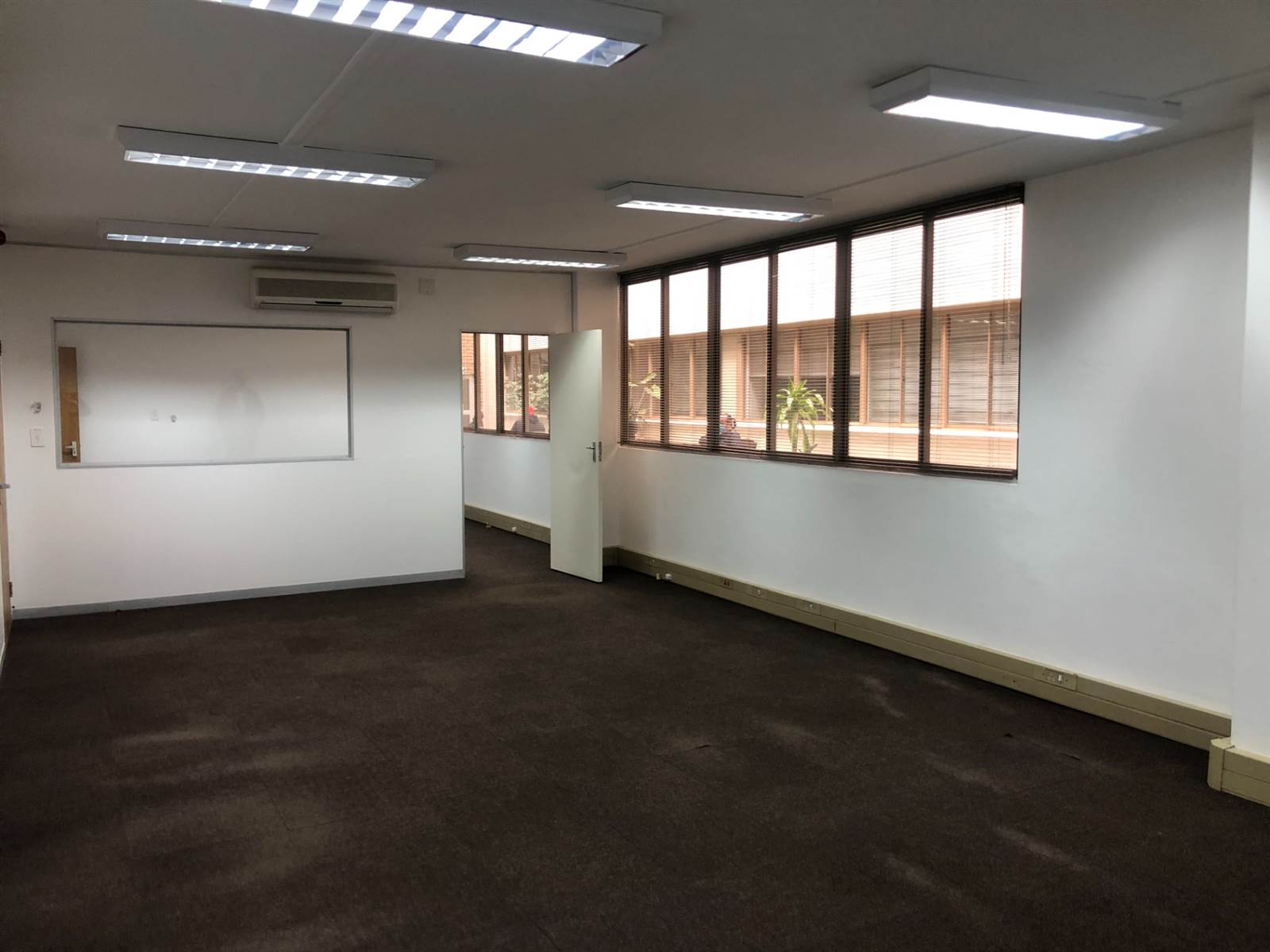 39  m² Office Space in Rietfontein photo number 7