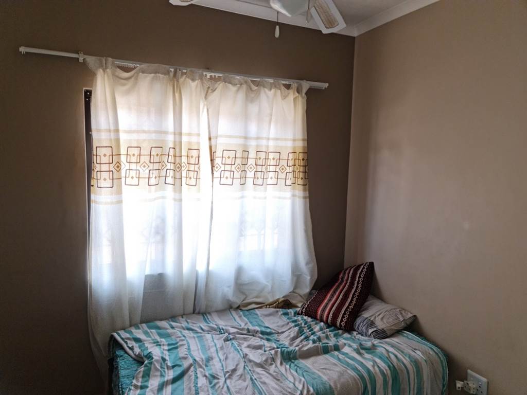 2 Bed Apartment in Tzaneen photo number 12