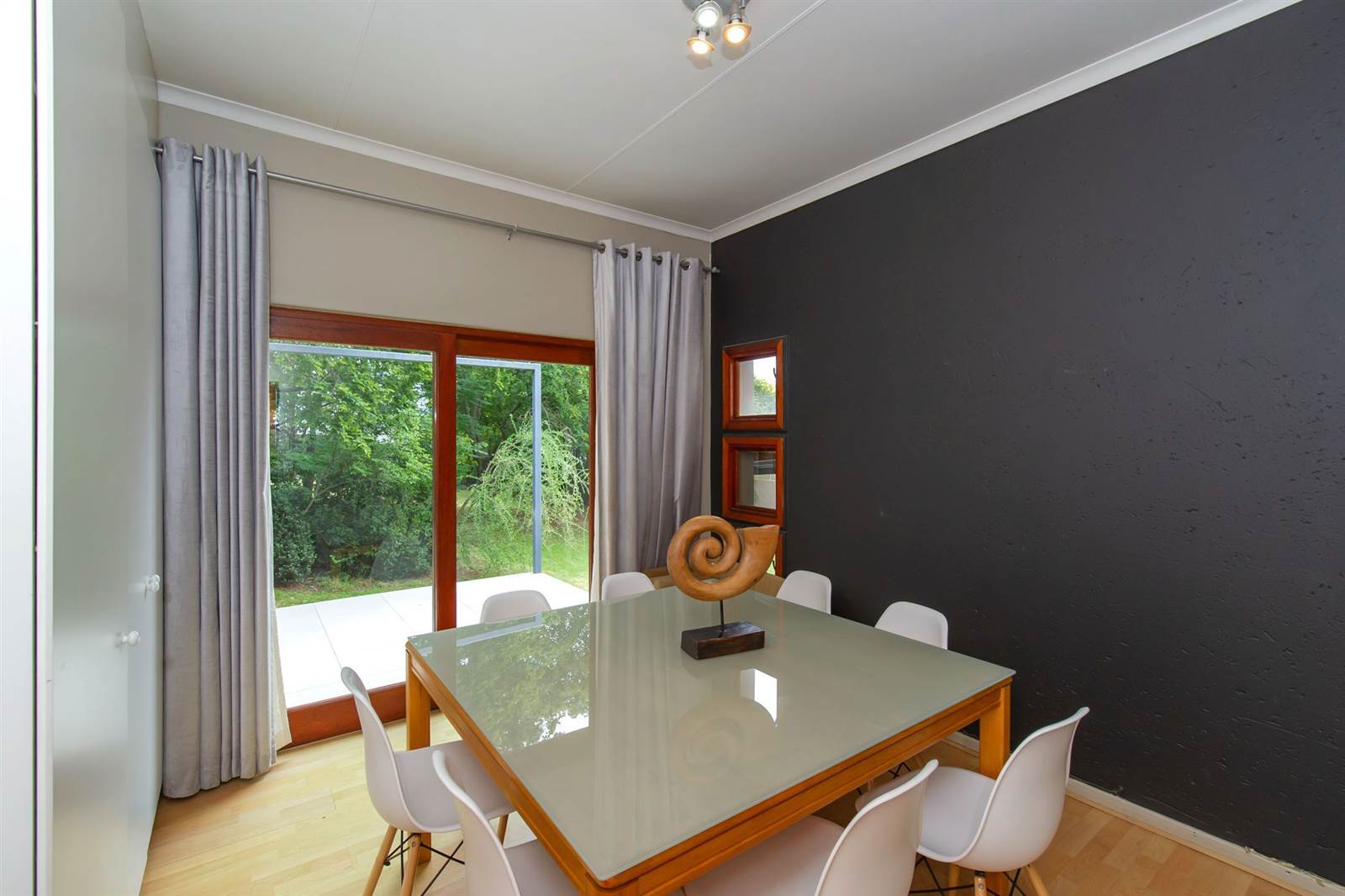 2 Bed House in Rivonia photo number 8