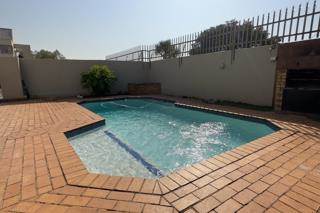 2 Bed Apartment in Glenvista photo number 13