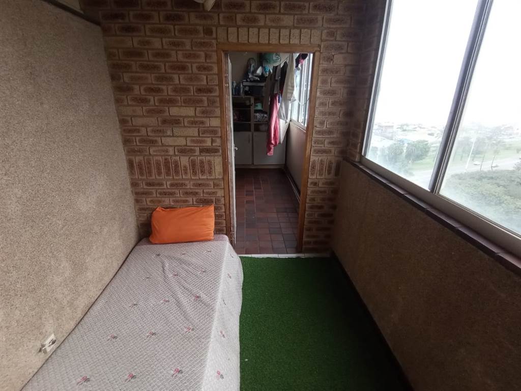 2 Bed Apartment in Durban CBD photo number 20