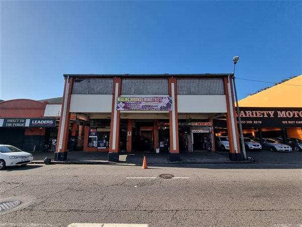 592  m² Commercial space in Greyville