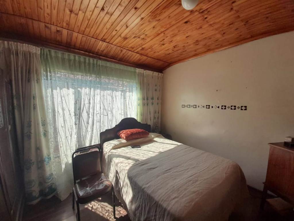 3 Bed House in Eldorado Park photo number 29