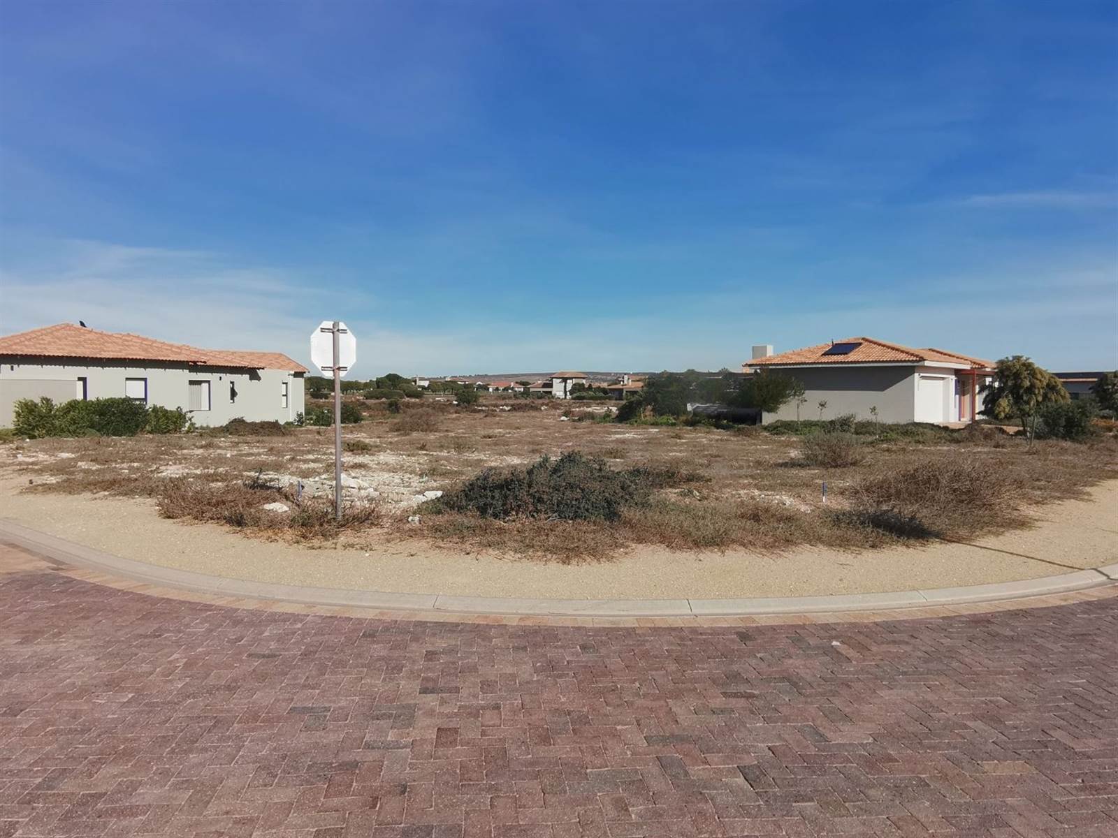 896 m² Land available in Langebaan Country Estate photo number 2