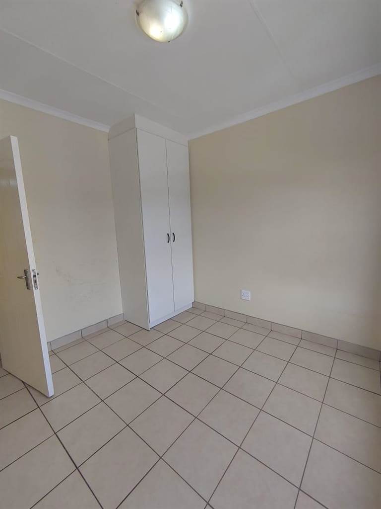 2 Bed Apartment in Castleview photo number 9