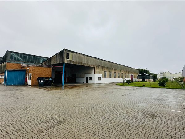 2 500  m² Industrial space