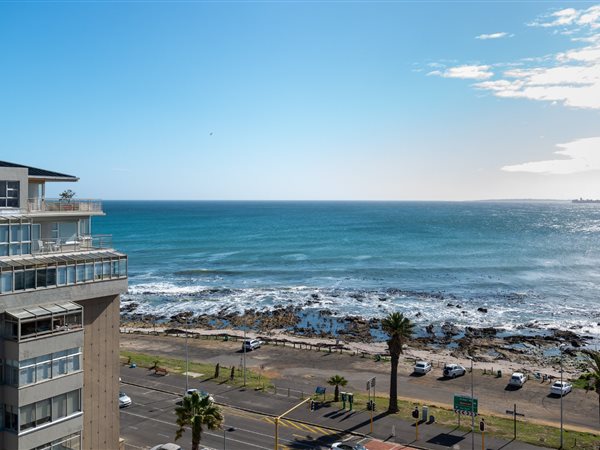 2 Bed Flat in Mouille Point