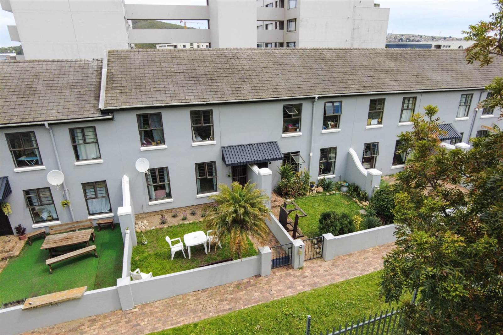 3 Bed Apartment in Stellenbosch Central photo number 1