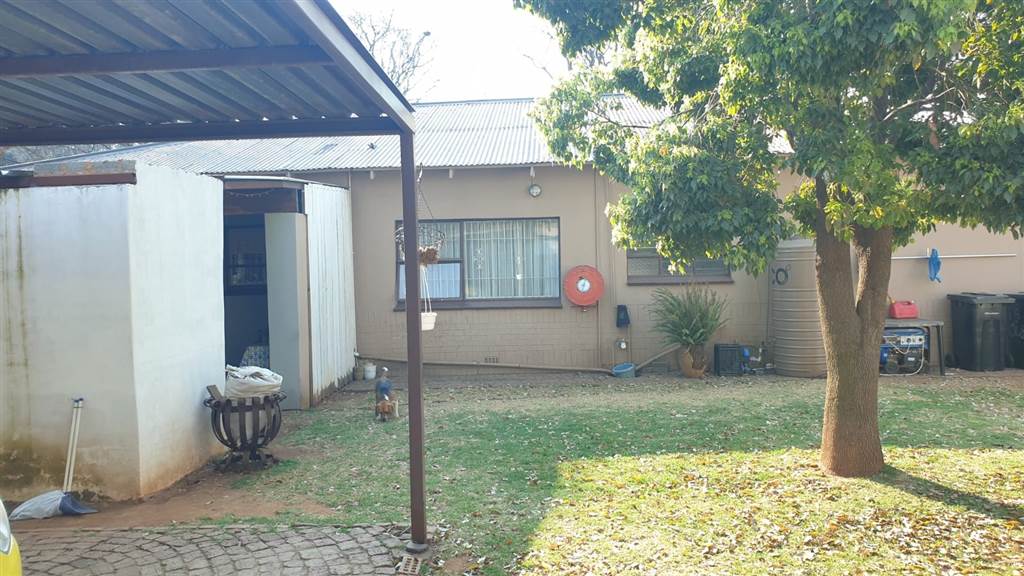 3 Bed House in Brenthurst photo number 3