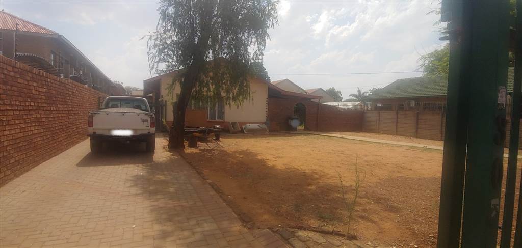 3 Bed House in Pretoria North photo number 28