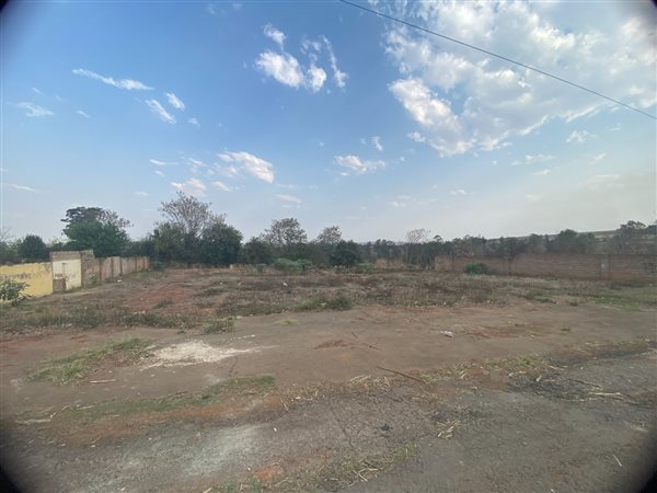 2 424 m² Land