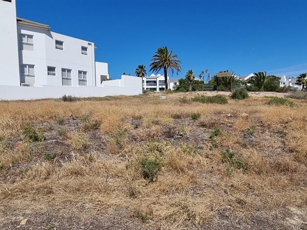 411 m² Land