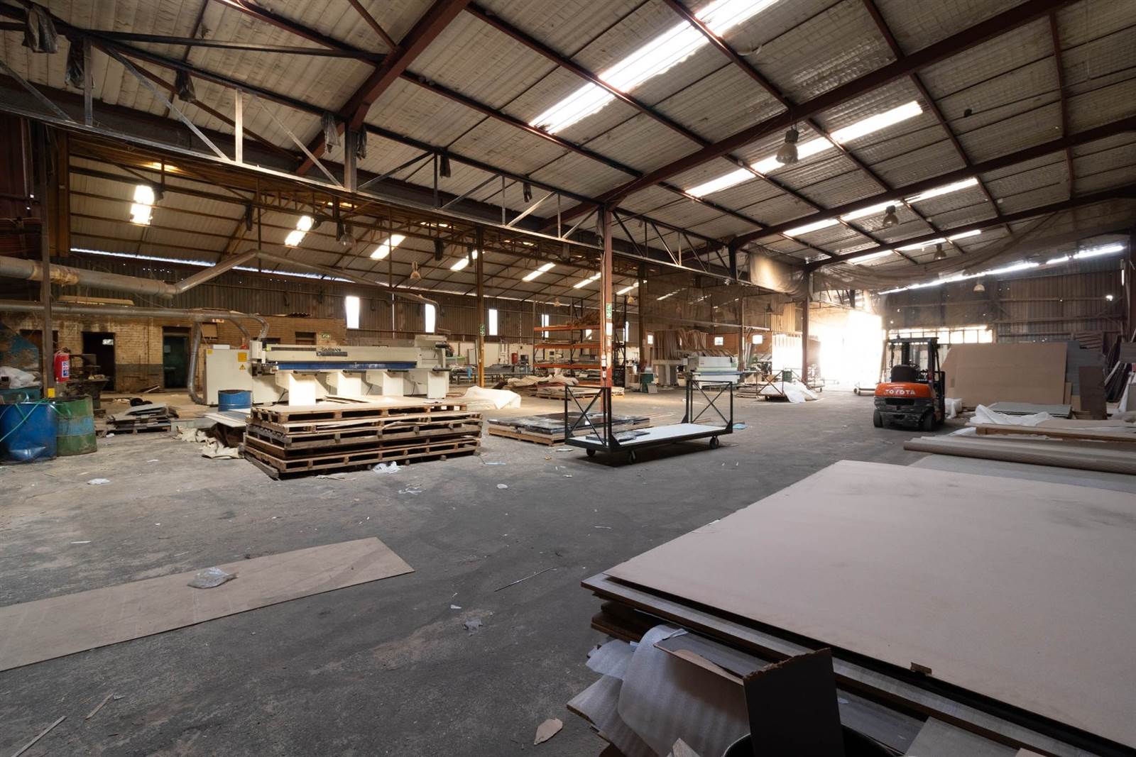 2250  m² Industrial space in Lenasia photo number 5