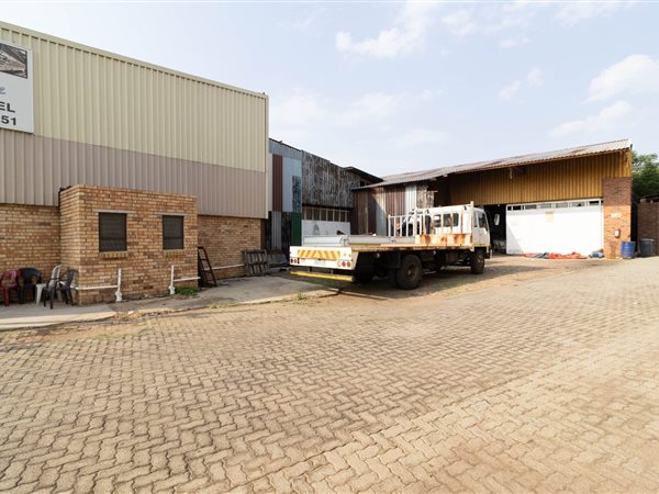 2250  m² Industrial space in Lenasia