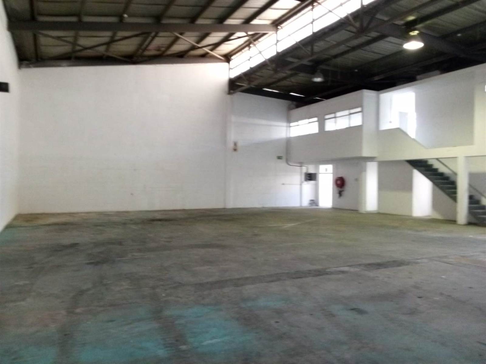 475  m² Industrial space in Retreat photo number 4