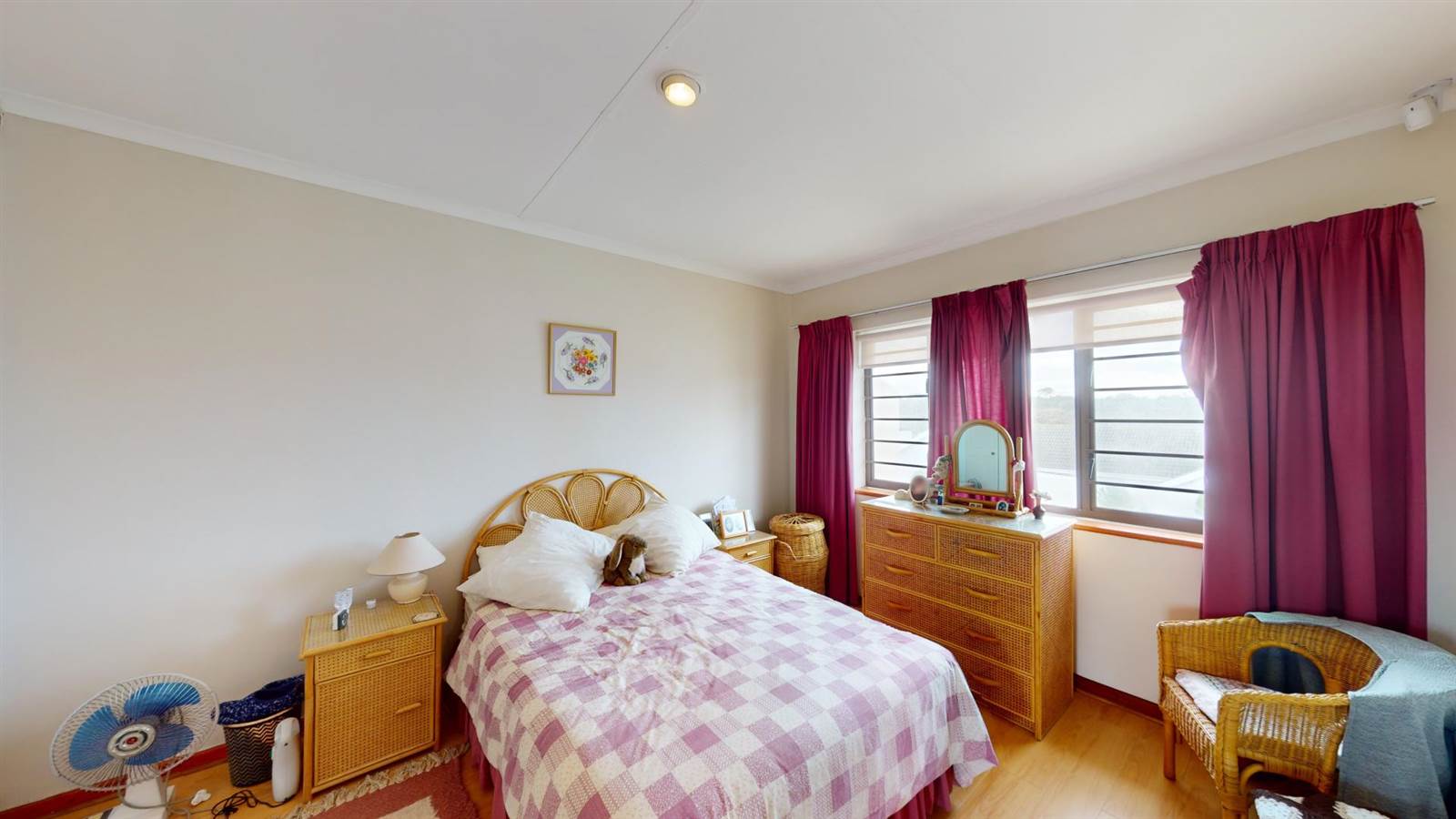 2 Bed Townhouse in Walmer photo number 11
