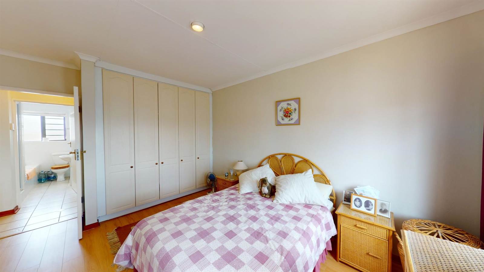 2 Bed Townhouse in Walmer photo number 12