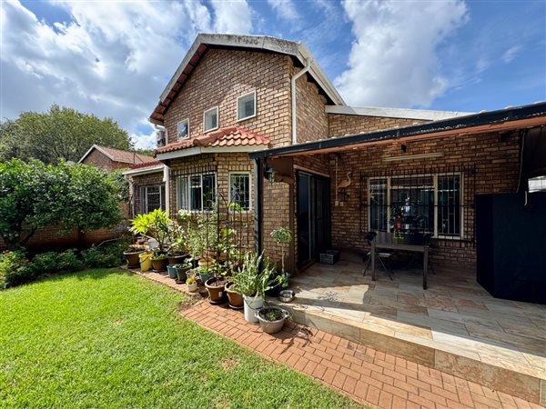 3 Bedroom House 3 Bedroom House