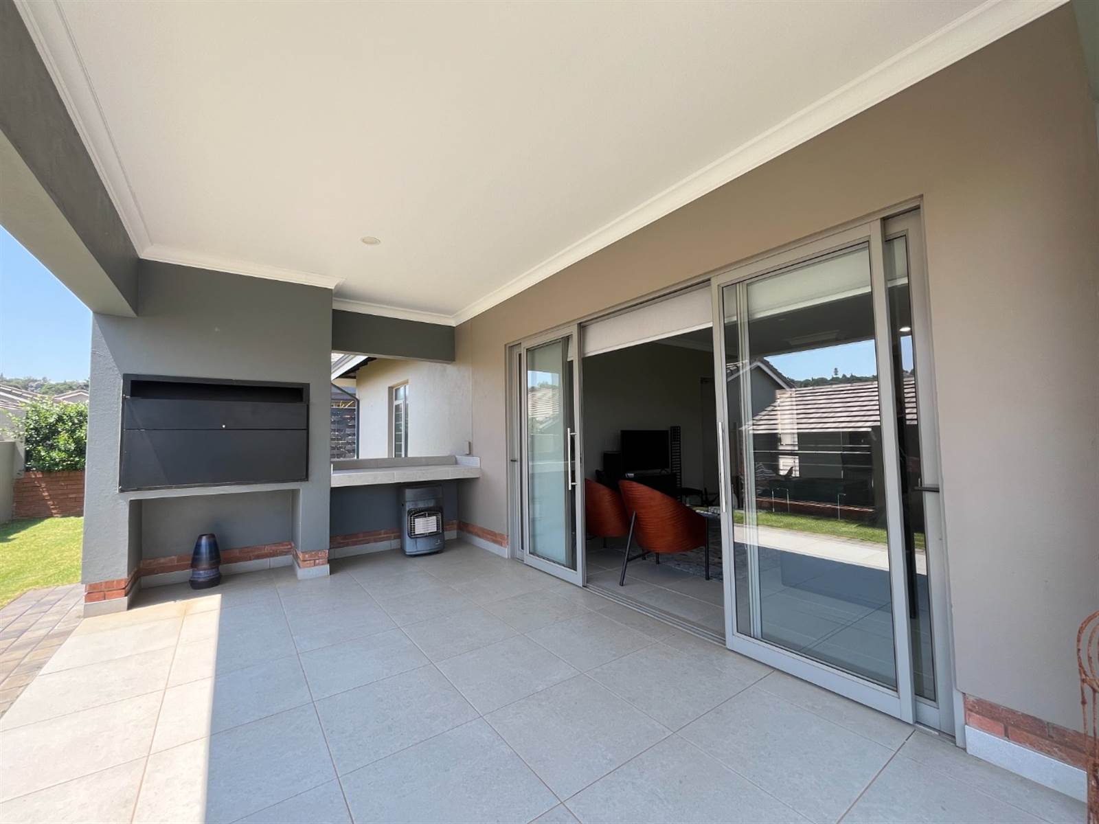 3 Bed House in Waterkloof Ridge photo number 15