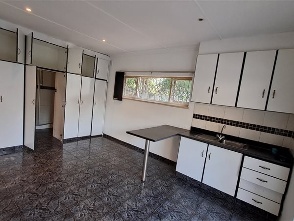 1 Bed House in Athlone Park