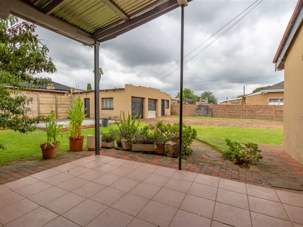 4 Bedroom House 4 Bedroom House