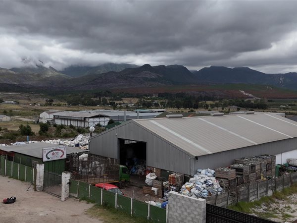 525  m² Commercial space in Grabouw