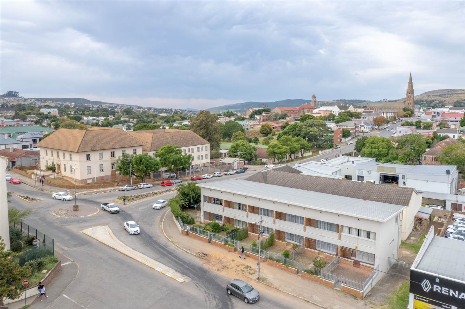 2 Bed Apartment in Grahamstown Central photo number 24