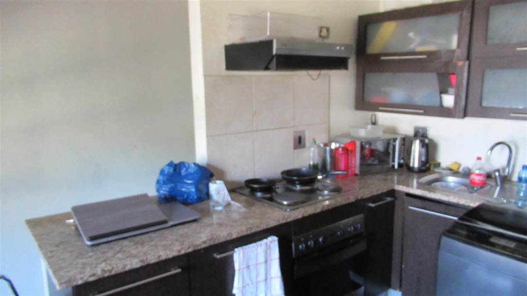 1 Bed Townhouse in Braamfontein photo number 14